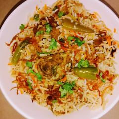 A picture of Chicken Biryani restaurant style.
