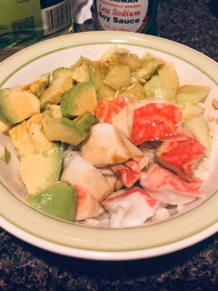 A picture of California roll bowl.