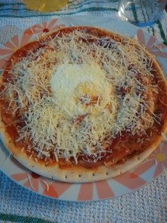 Una foto de Pizza de bacon y champis