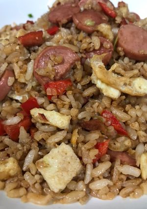 Una foto de Arroz chaufa con salchicha