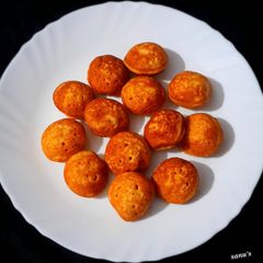 A picture of Sweet Mango Rava Appe.