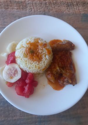 Una foto de Estofado de Jurel en lata con Salsa de Tomate