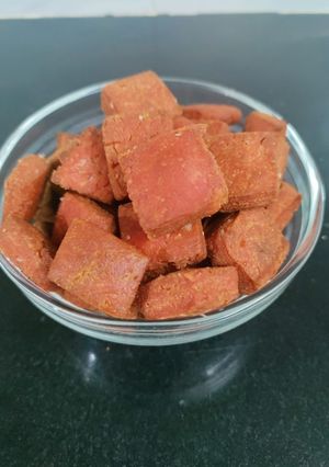 A picture of Beetroot shakarpara.