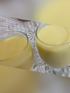 A picture of Mango smoothie.
