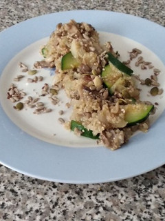 Una foto de Quinoa con setas