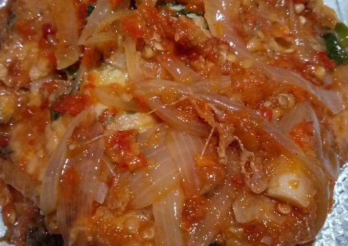 Langkah Mudah untuk Menyiapkan Telor dadar bumbu sambal balado yang Sempurna