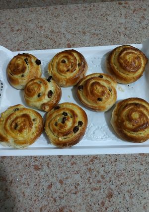 Una foto de Caracolas con pasas y chocolate blanco