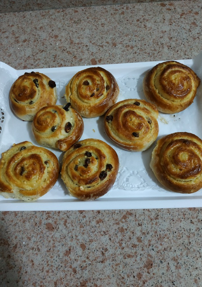 Una foto de Caracolas con pasas y chocolate blanco