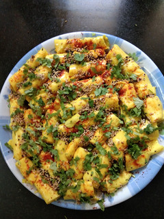 ખાંડવી (Khandavi Recipe In Gujarati) રેસીપી મુખ્ય ફોટો