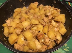Une photo de Sauté de porc aux pommes de terre et coing