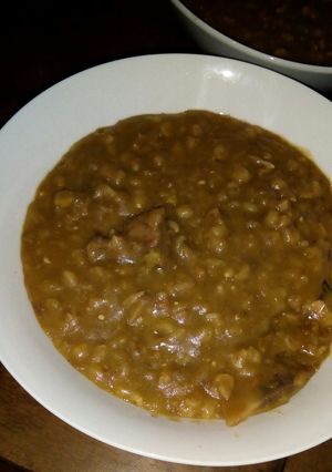 A picture of Split peas soup.