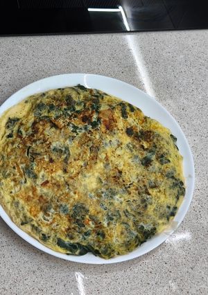 Una foto de Tortilla de hojas de acelgas suizas