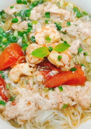 Hình của món Bún riêu.