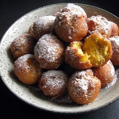 A picture of Carrot & Pineapple Doughnuts.