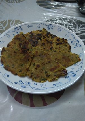 થેપલા (Thepla Recipe In Gujarati) રેસીપી મુખ્ય ફોટો