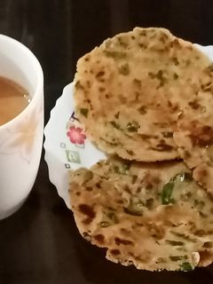 सोया पालक पराठे (soya palak paratha recipe in Hindi) रेसिपी मुख्य फोटो