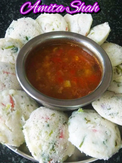 वेजिटेबल इडली (Vegetable Idli Recipe In Hindi) रेसिपी मुख्य फोटो