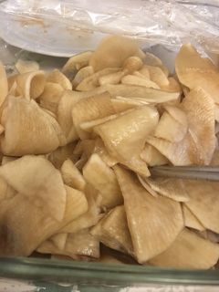 Una foto de Nabo encurtido, ensalada nabo al estilo chino
