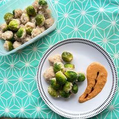A picture of Brussels Sprouts with Chicken Siomay Stuffing.