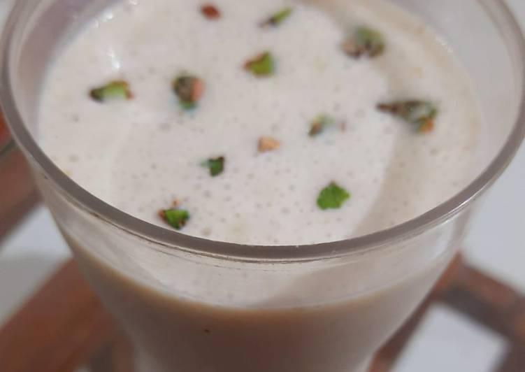 Simple Way to Make Any-night-of-the-week Healthy Banana Walnut Smoothie
