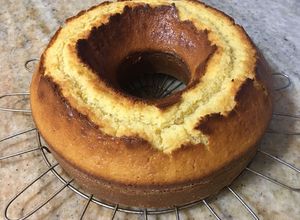 Una foto de Torta con pote de yogurt