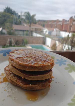 Una foto de Hotcakes/Panqueques de harina integral y banana