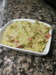 Una foto de Guacamole vegano