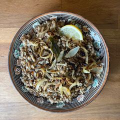 A picture of Caramelised Onion and lentil Rice 🧅 🍋 🌱.