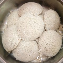 Upvas Instant Varai Idly (Varagu Arisi Idly) A picture of Upvas Instant Varai Idly (Varagu Arisi Idly).