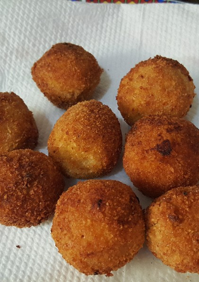 Una foto de Croquetas de plátano maduro