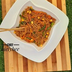 A picture of Rice vermicelli stir fry.