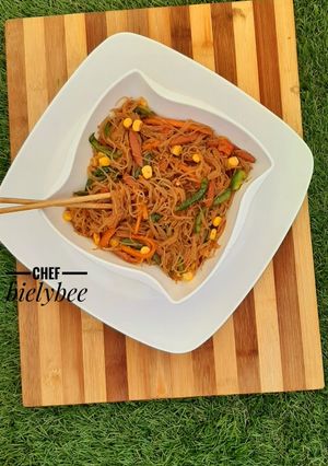 A picture of Rice vermicelli stir fry.