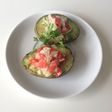 Αβοκάντο γεμιστό με ceviche λαχανικών