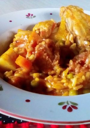Una foto de Arroz con pollo a la valenciana💃🐥