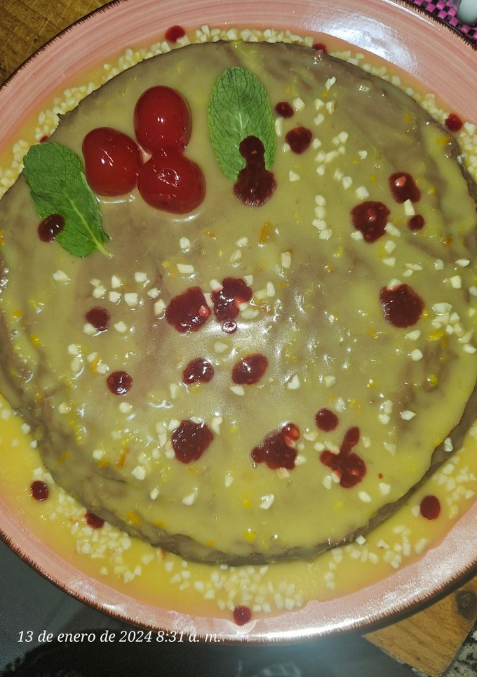 Una foto de Tarta de chocolate con cobertura de naranja 🍊 amarga