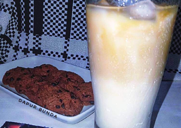 Resep Es kopi susu gula aren yang Bisa Manjain Lidah