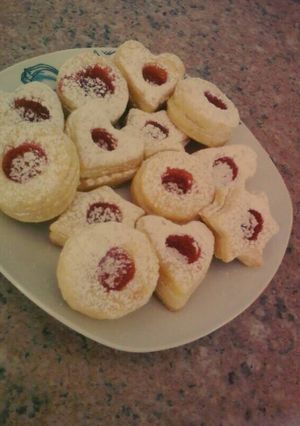 A picture of My Mothers Mini Puff Pastry Tarts.