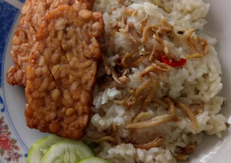 Nasi liwet teri magicom ✔
