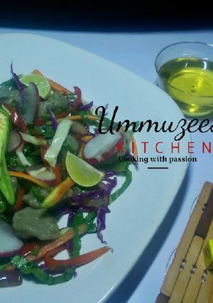 A picture of Danwake with stir-fry salad.