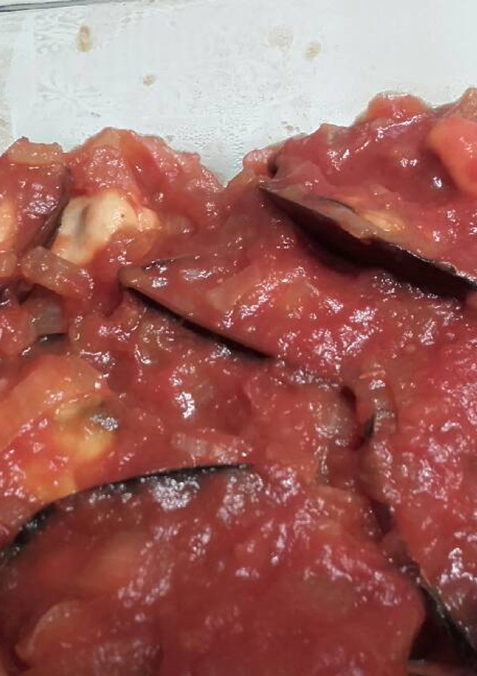 Una foto de Mejillones al vapor con salsa de tomate picantona