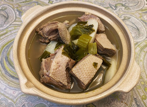 酸菜鴨肉湯 的食譜成品照片