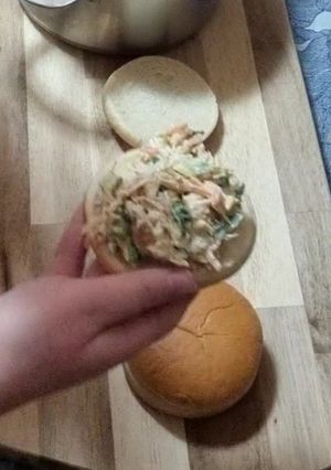 Una foto de Sándwich de pollo con verduras 😋