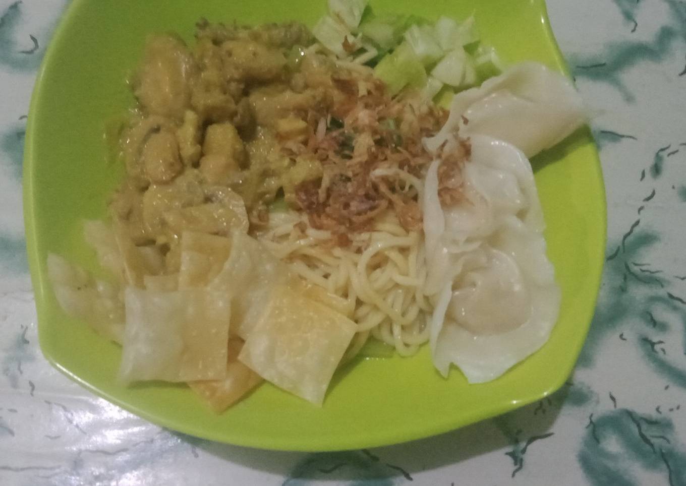 Mie ayam jamur dumpling