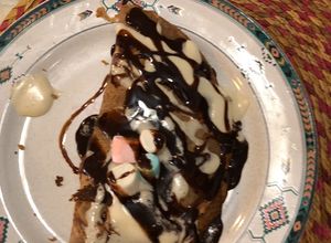 Una foto de Crepas Dulces de Chocolate rellenas de fresas