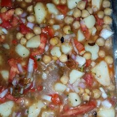A picture of Pani wala chana chat.