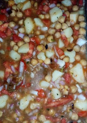 A picture of Pani wala chana chat.