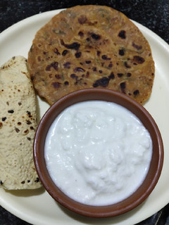 A picture of Methi paratha.