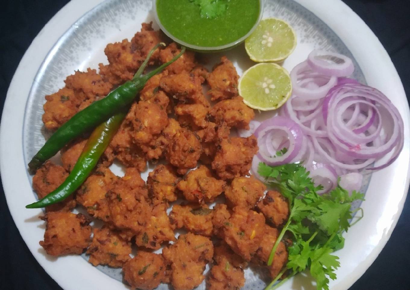 Crispy moong dal pakoda