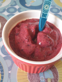 Una foto de Frutos rojos con horchata