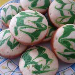A picture of Bolu jadul 3 bahan.